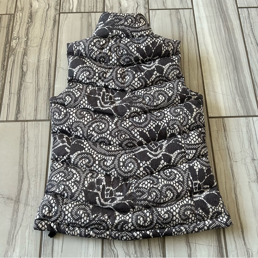The North Face 700 down vest. EUC - Picture 6 of 6